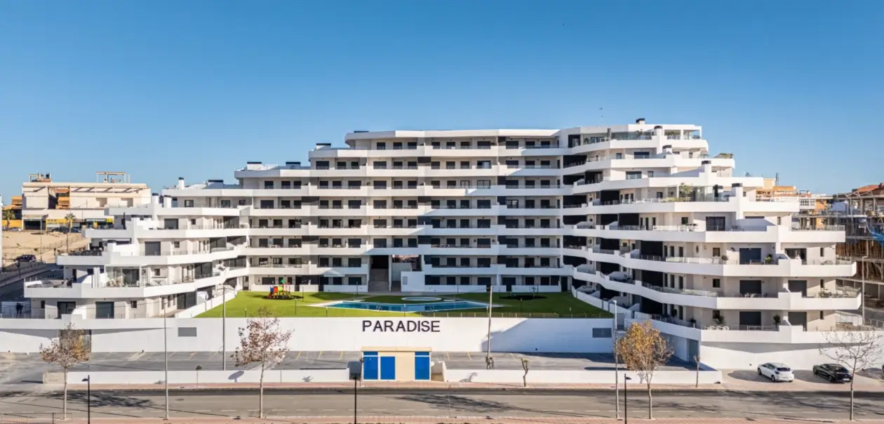 Welkom in Casa Blanca - Luxe 4 persoons appartement met groot zwembad